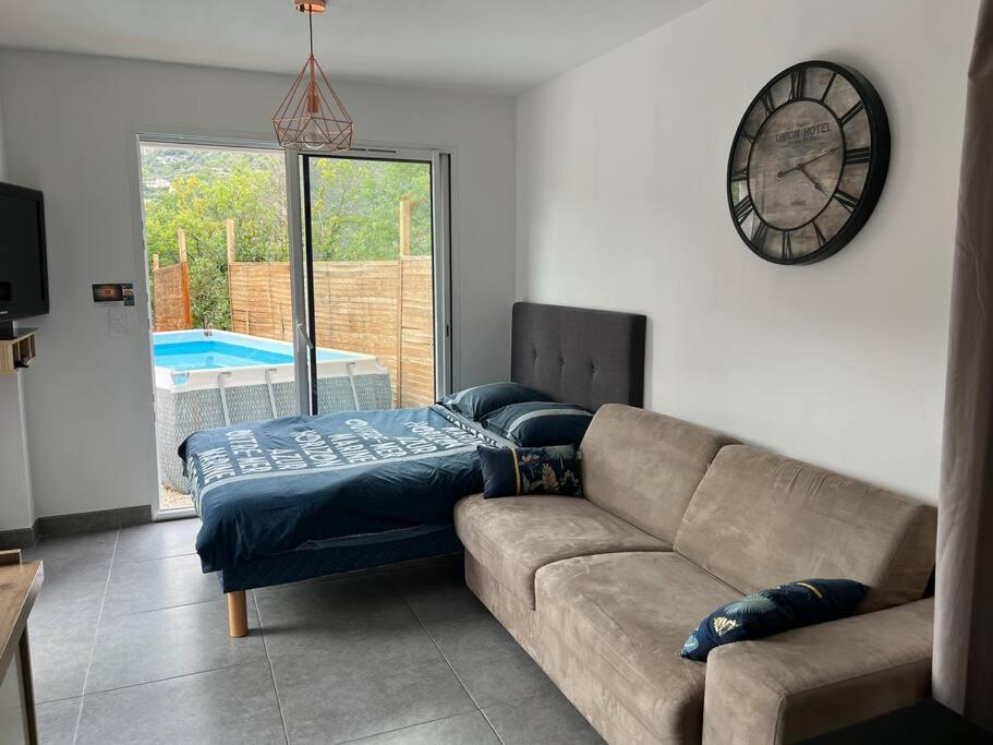 Aux Studio Sous Les Oliviers Netflix Et Disney Plus Contes (Alpes-Maritimes) Exterior foto
