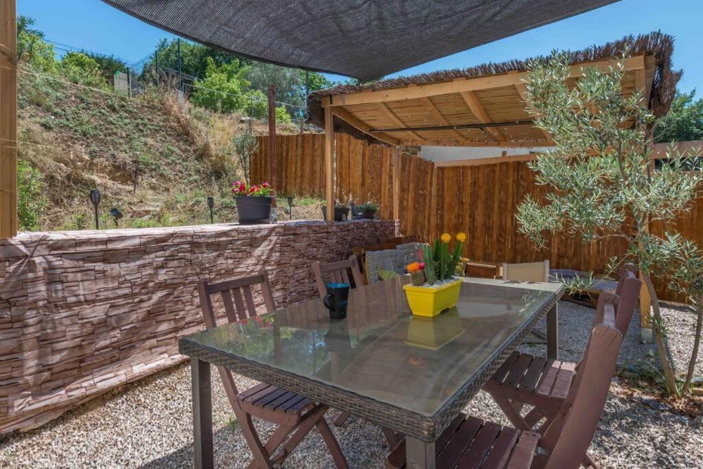 Aux Studio Sous Les Oliviers Netflix Et Disney Plus Contes (Alpes-Maritimes) Exterior foto