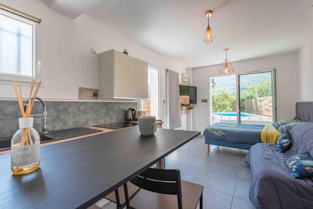 Aux Studio Sous Les Oliviers Netflix Et Disney Plus Contes (Alpes-Maritimes) Exterior foto
