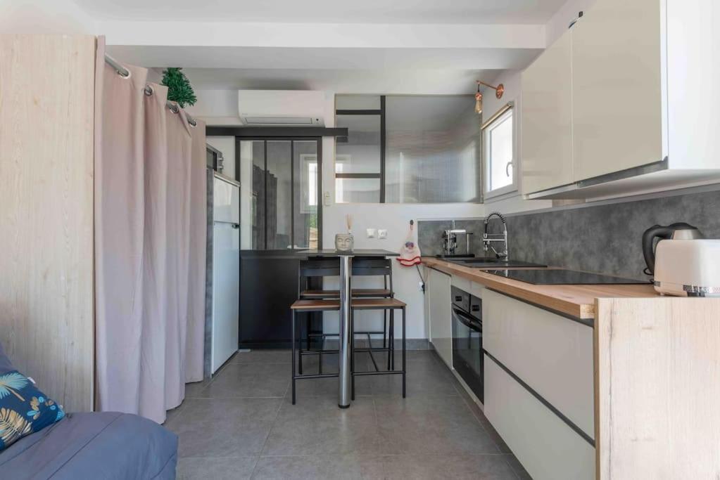 Aux Studio Sous Les Oliviers Netflix Et Disney Plus Contes (Alpes-Maritimes) Exterior foto
